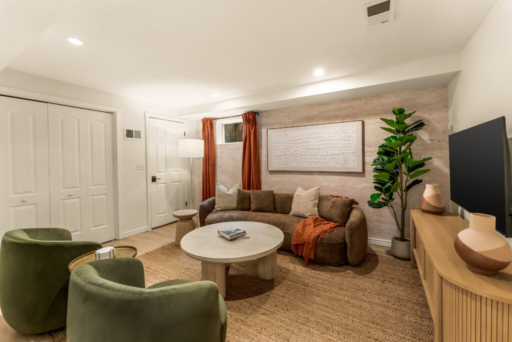3939 Pecos St-11