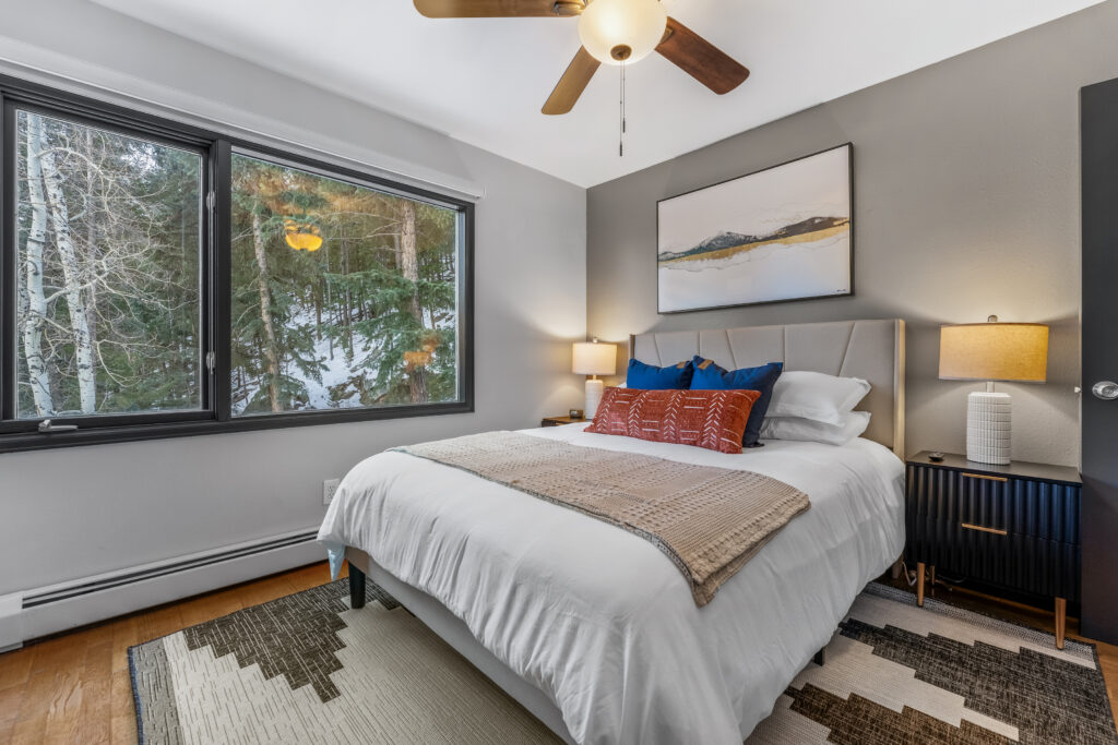 920 Saddleback Dr-27