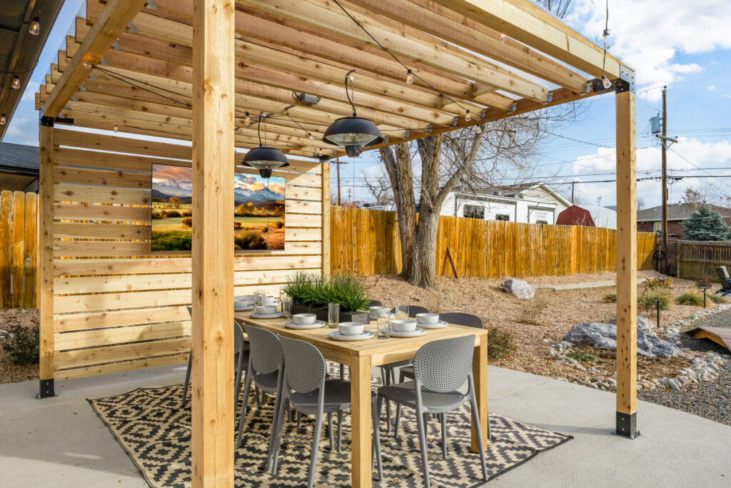 6186 Brentwood St-024