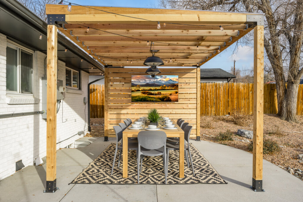 6186 Brentwood St-026