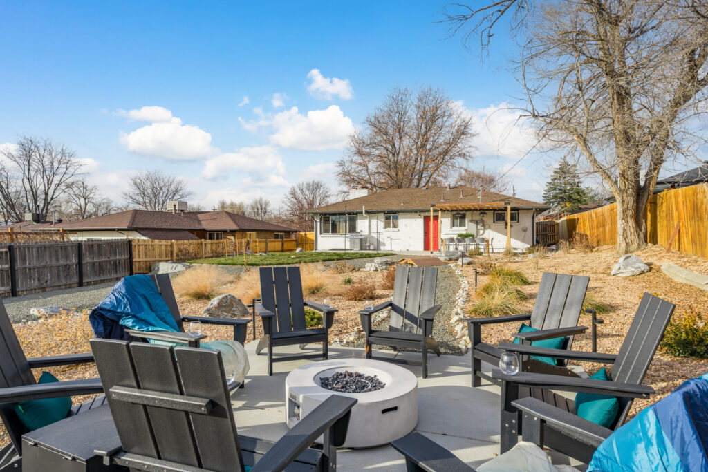 6186 Brentwood St-036