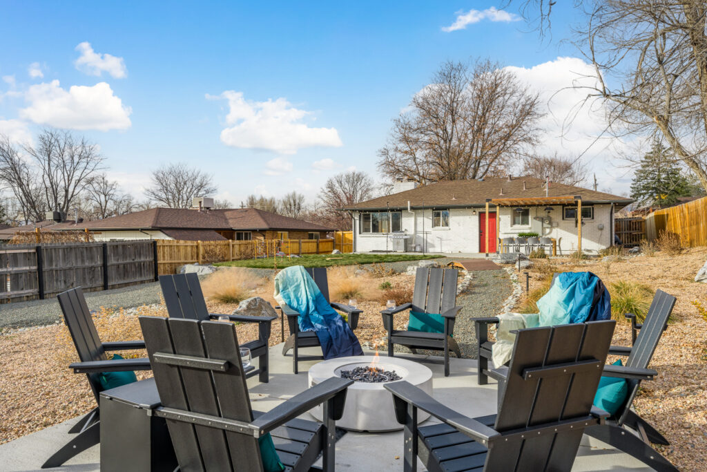 6186 Brentwood St-038