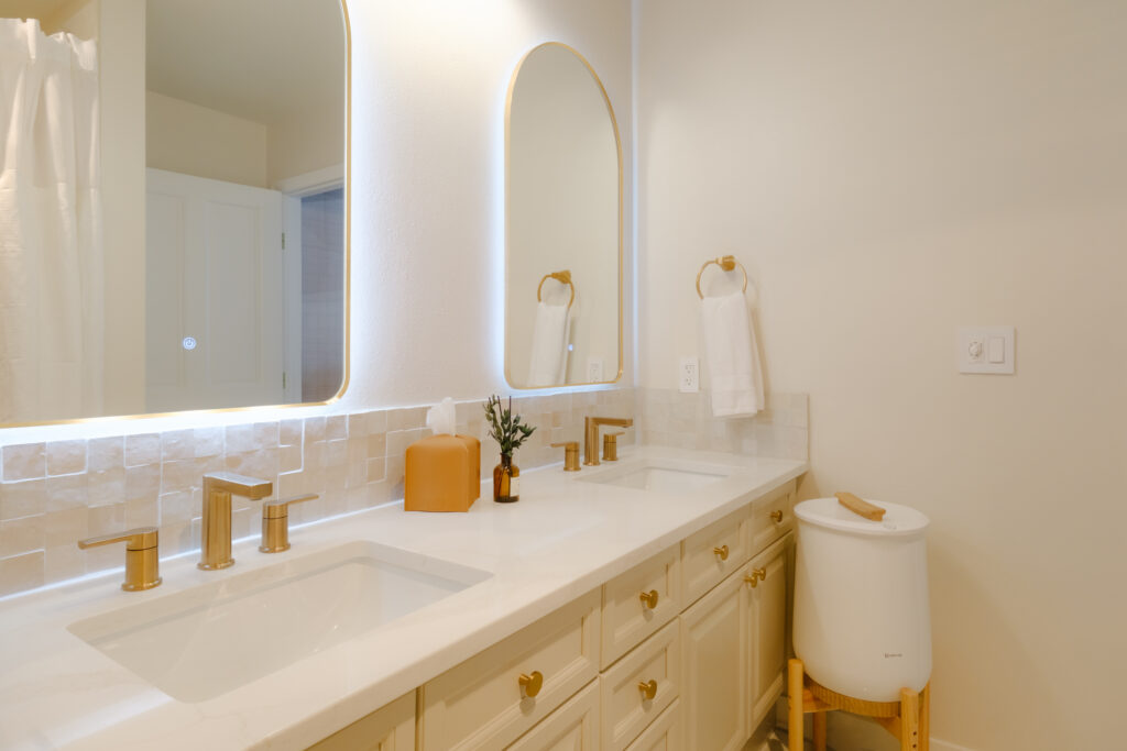 Bedroom bath